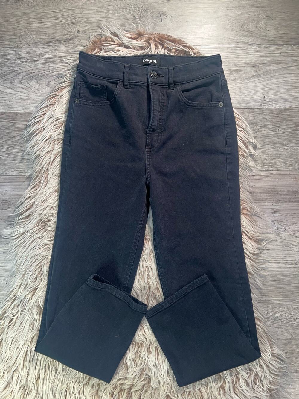 Express women’s super high rise mom jeans